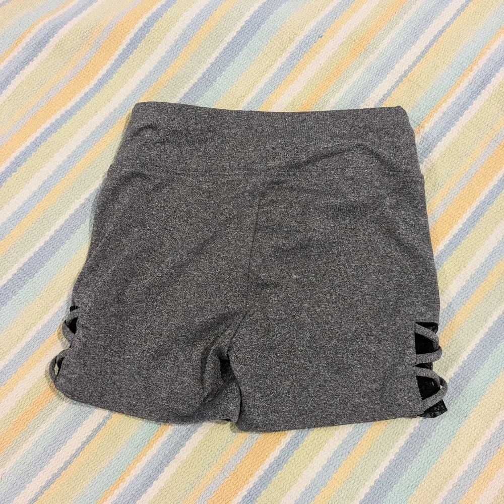 Girls Justice active gray pull on shorts size 8